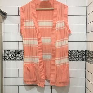 Vintage 70’s✨🌟 peach and white sleeveless sweater